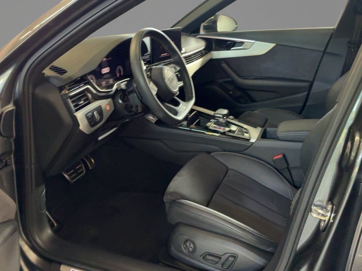 Audi A4 2023 г. Серый, пробег 35262 км