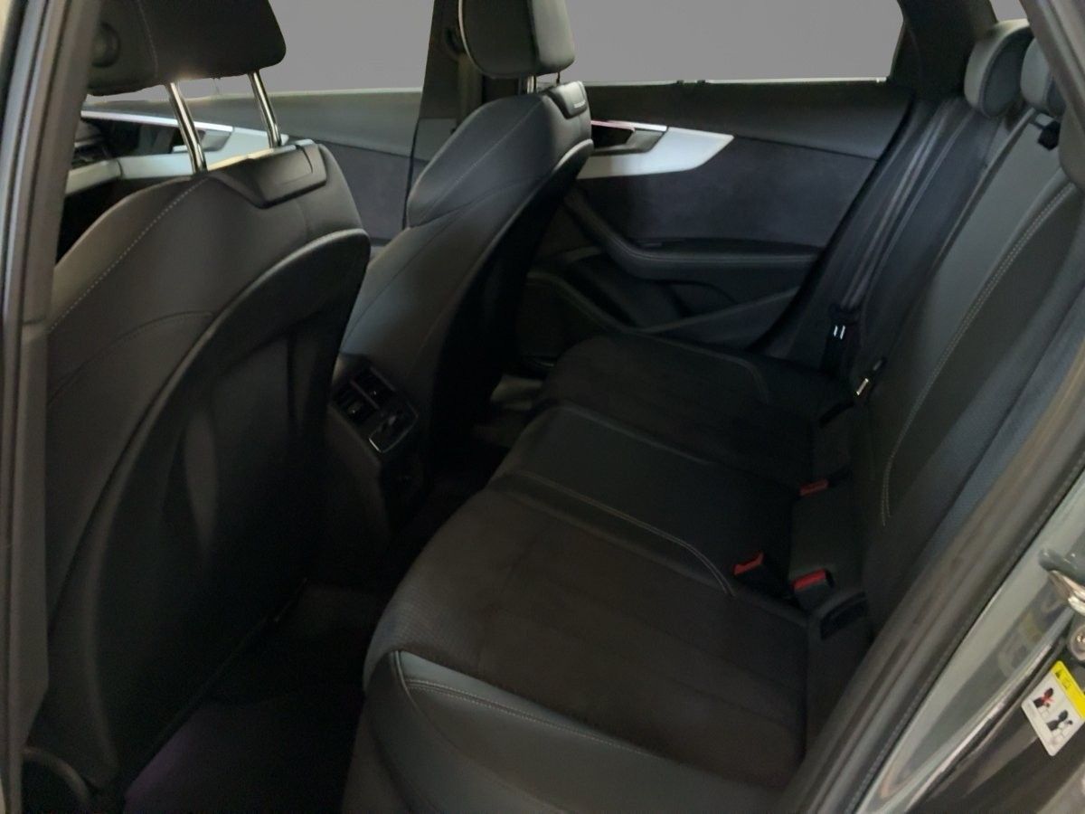 Audi A4 2023 г. Серый, пробег 35262 км