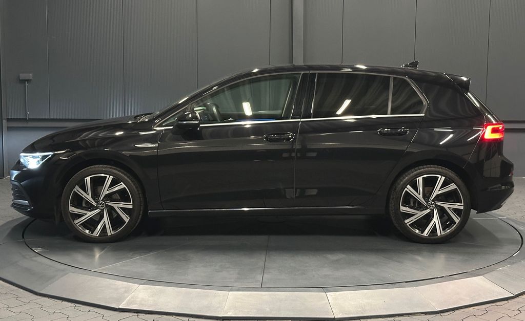 Volkswagen Golf 2024 г. Чёрный, пробег 47000 км