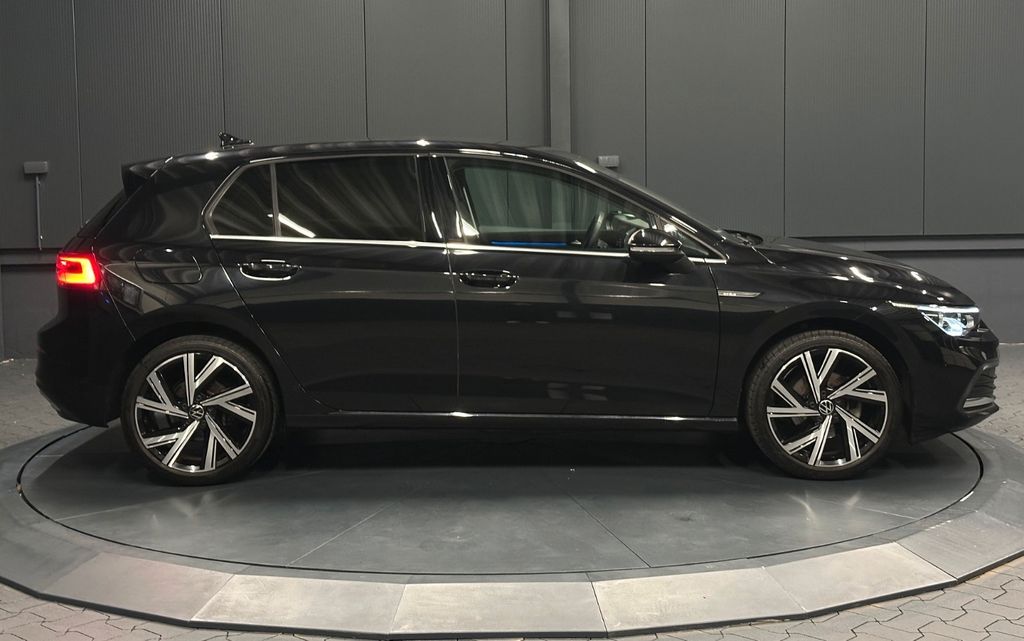 Volkswagen Golf 2024 г. Чёрный, пробег 47000 км