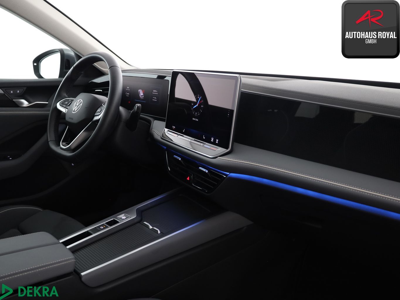 Volkswagen Passat 2024 г. Серый, пробег 23372 км