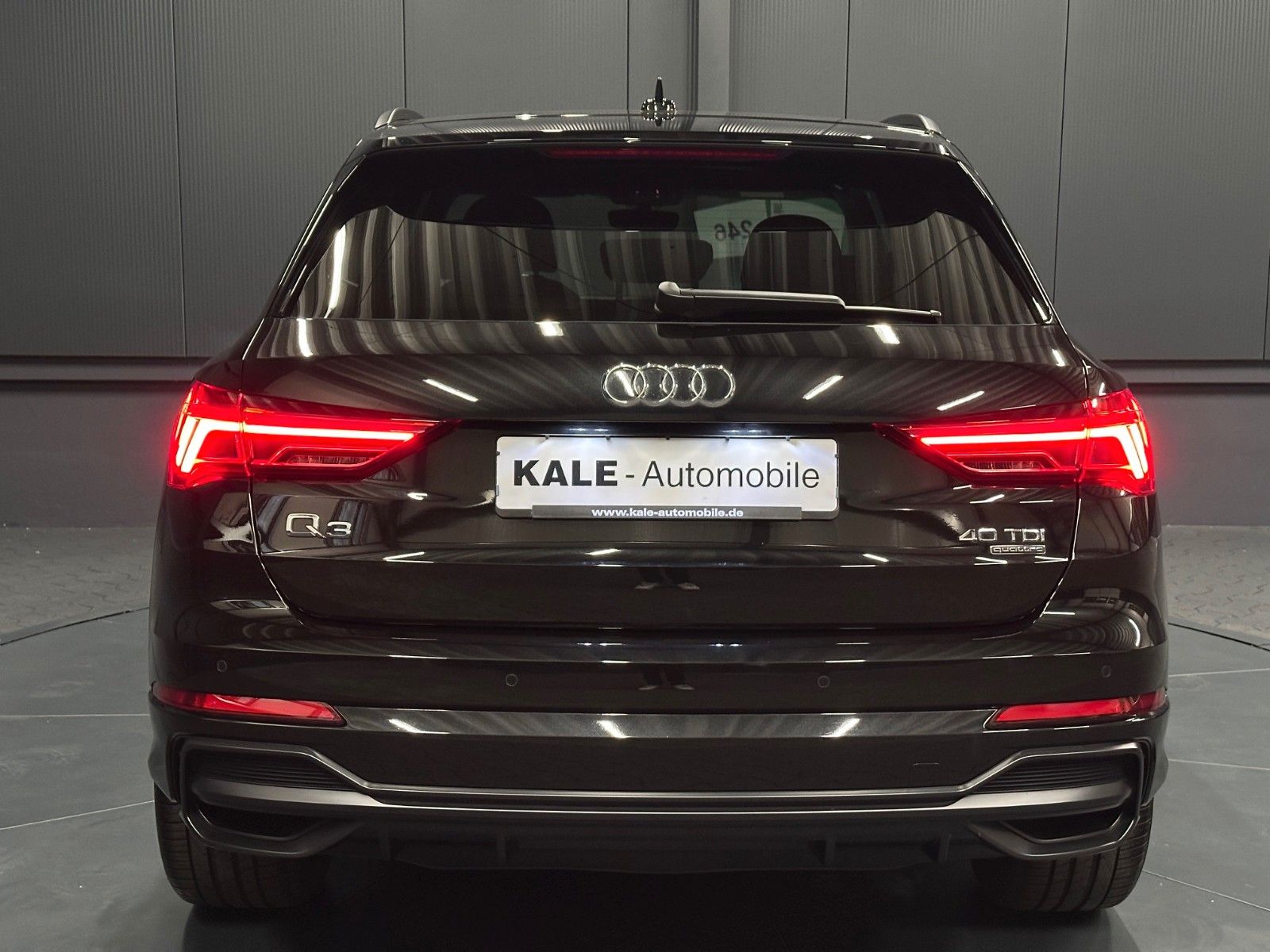 Audi Q3 2022 г. Чёрный, пробег 51000 км