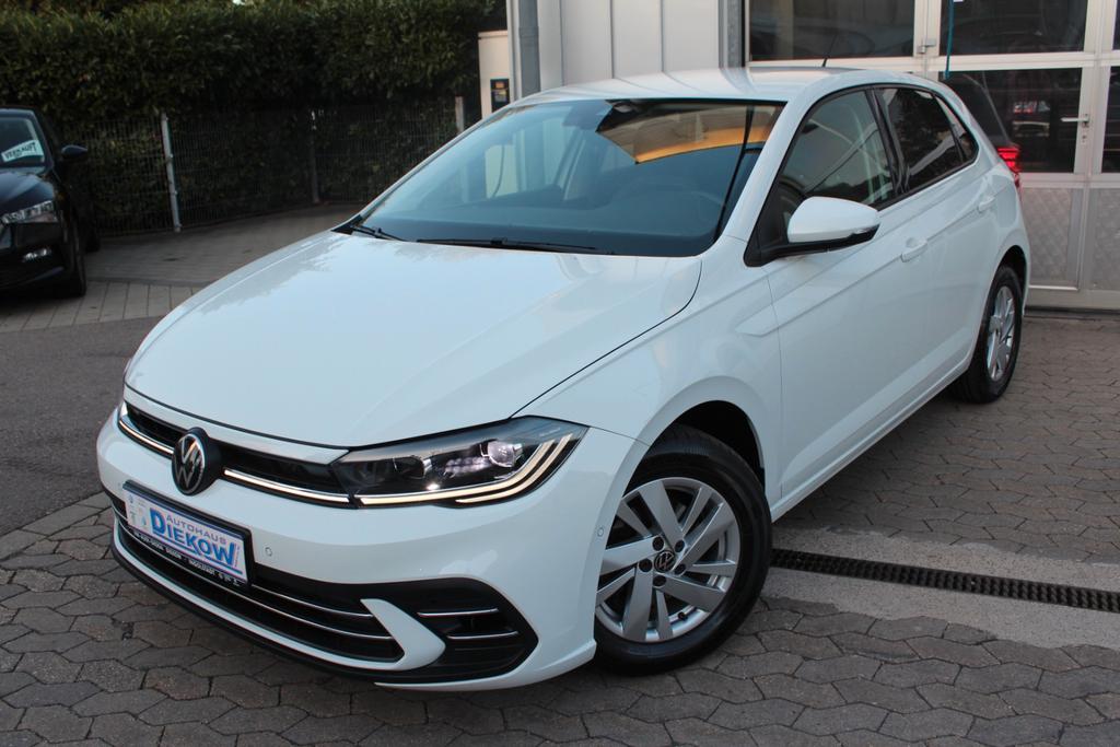Volkswagen Polo 2022 г. Белый, пробег 53000 км