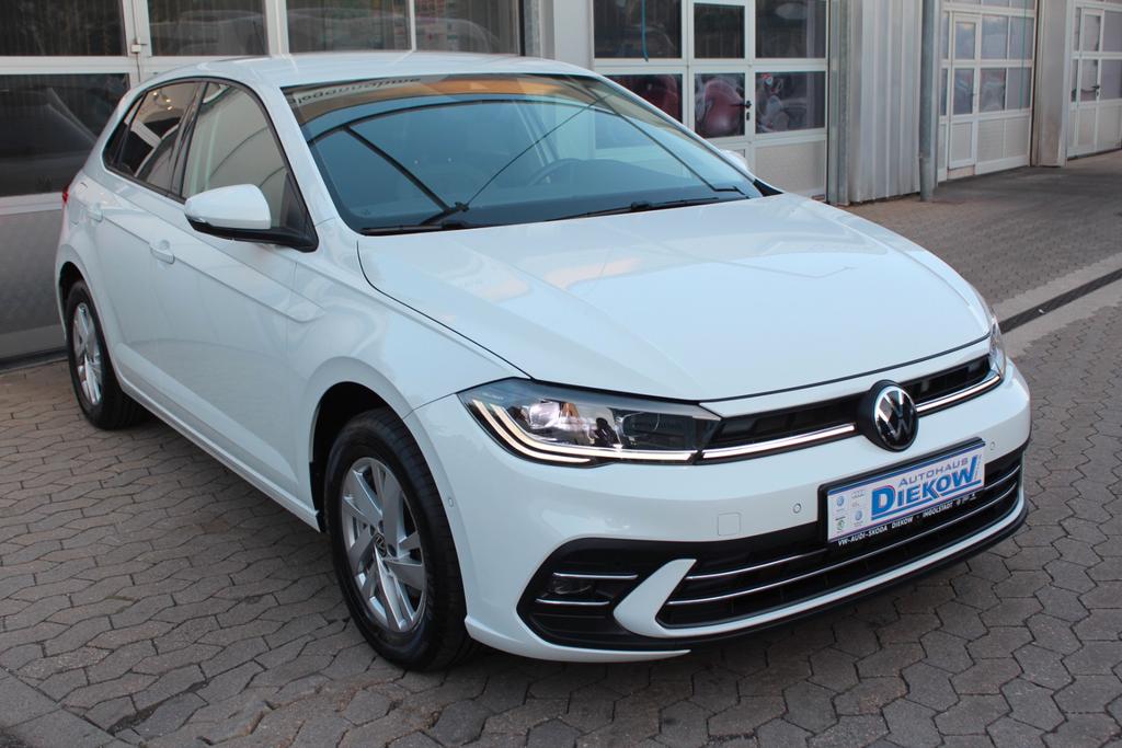 Volkswagen Polo 2022 г. Белый, пробег 53000 км