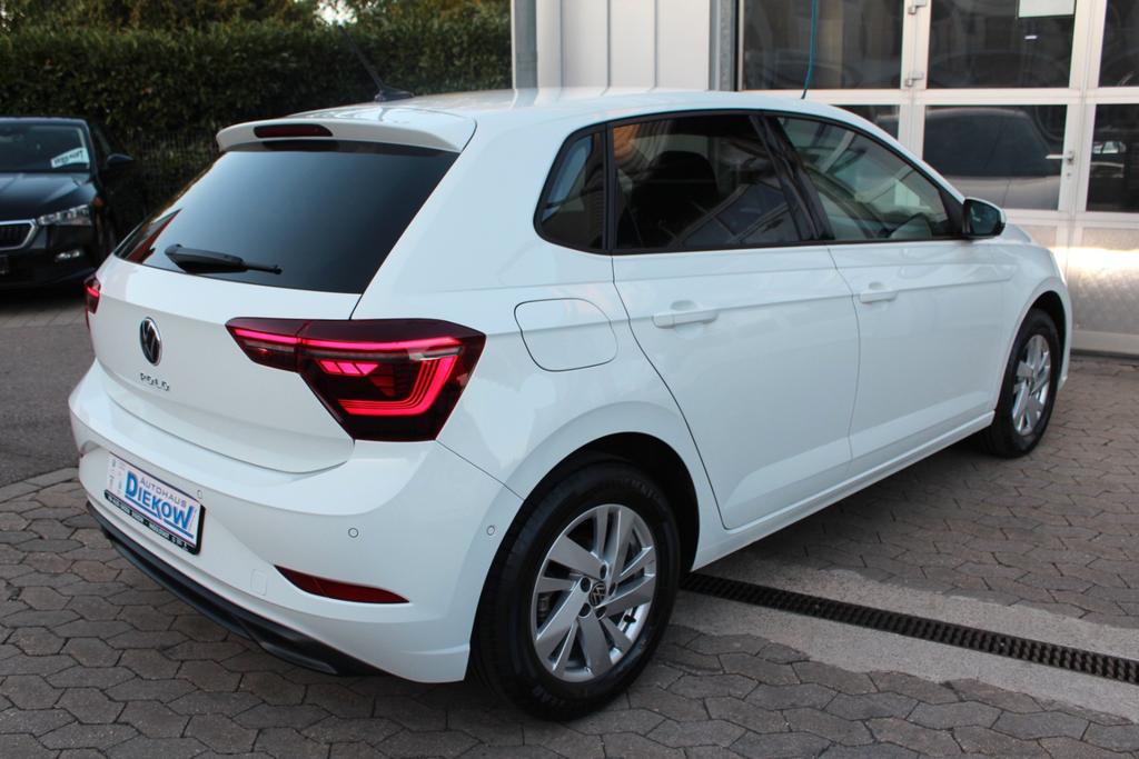 Volkswagen Polo 2022 г. Белый, пробег 53000 км