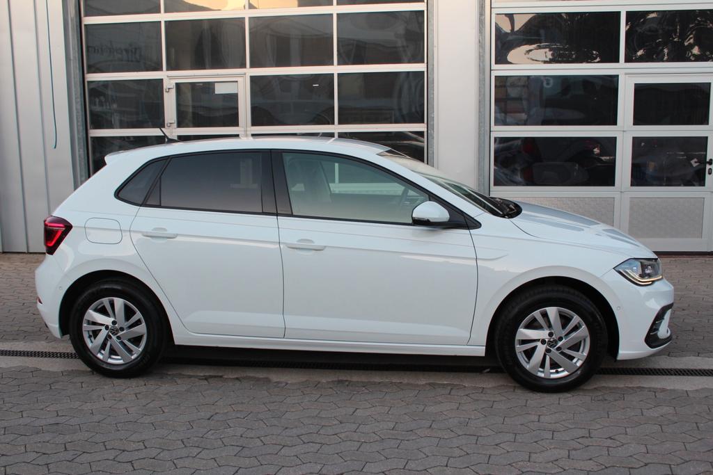 Volkswagen Polo 2022 г. Белый, пробег 53000 км