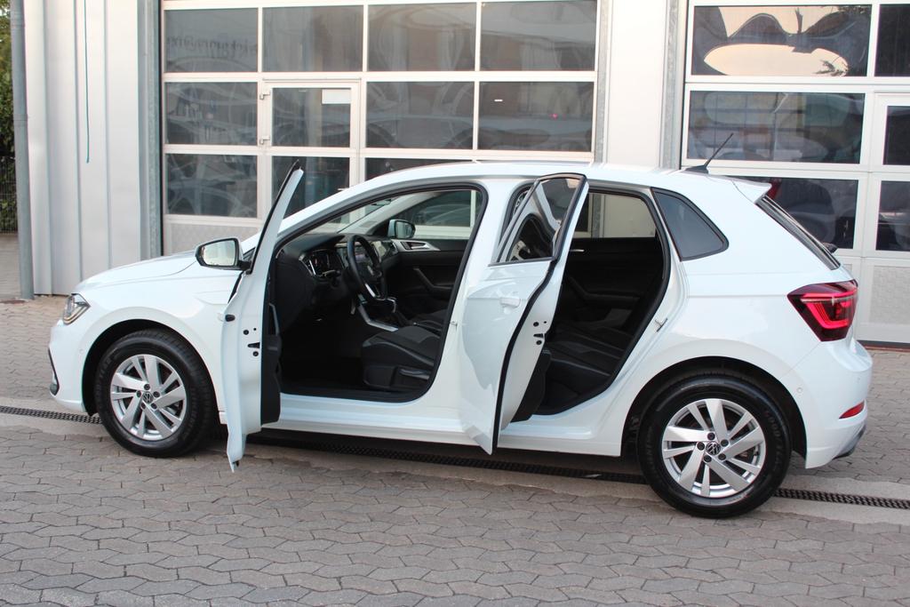 Volkswagen Polo 2022 г. Белый, пробег 53000 км