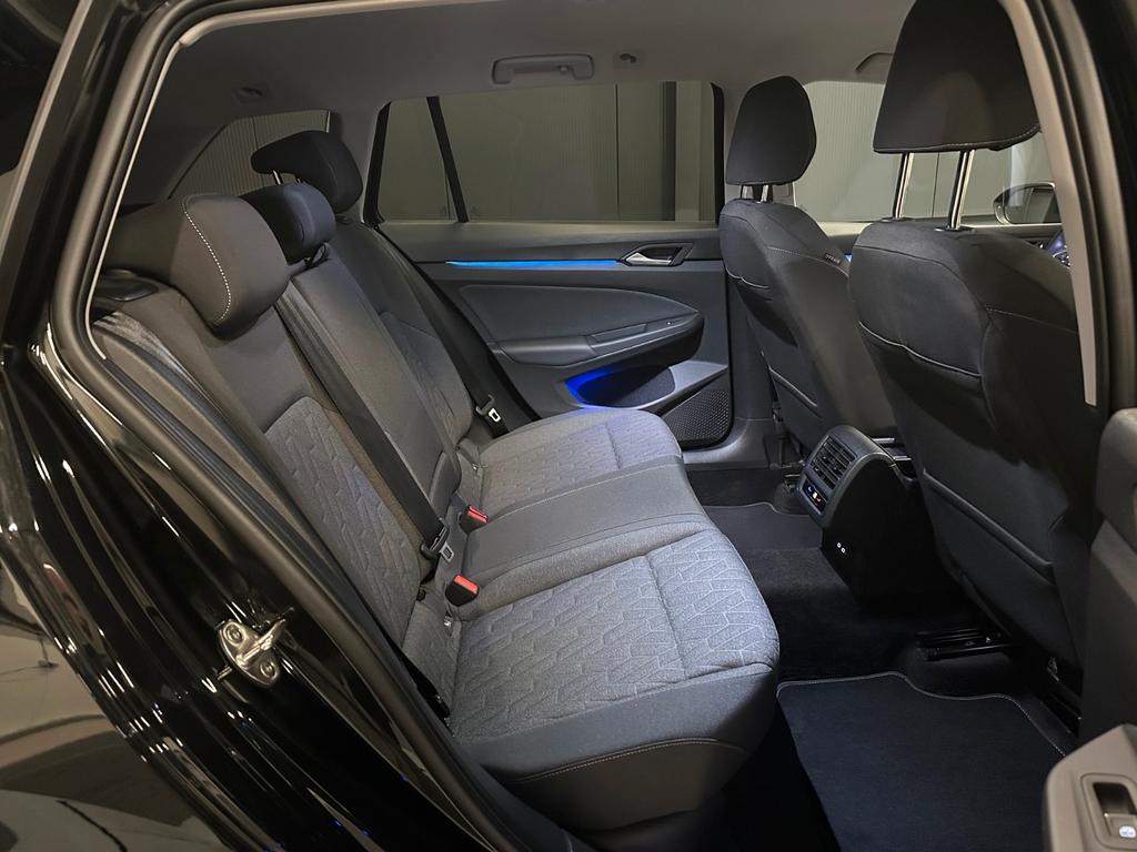 Volkswagen Golf 2024 г. Чёрный, пробег 14000 км
