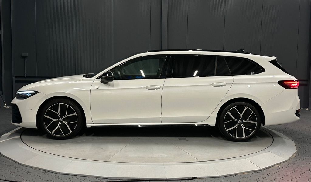 Volkswagen PASSAT VARIANT 2025 г. Белый, пробег 40000 км