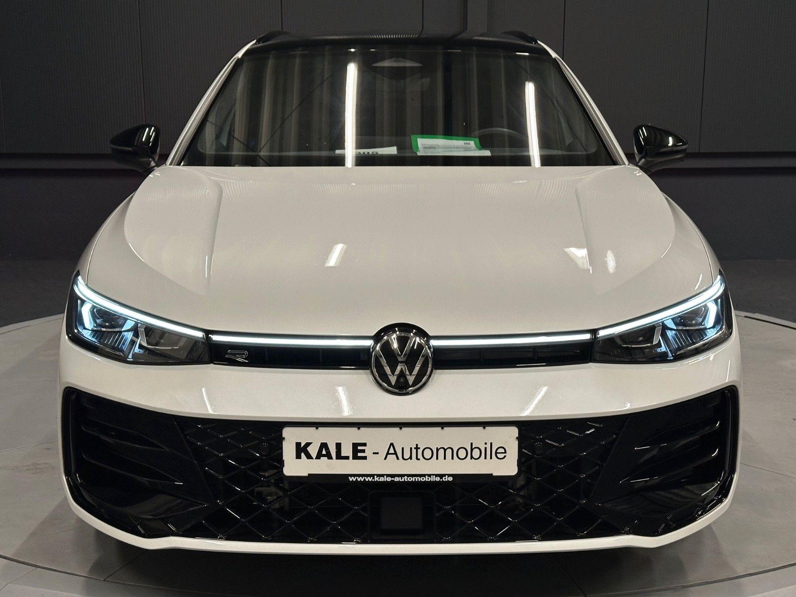Volkswagen PASSAT VARIANT 2025 г. Белый, пробег 40000 км