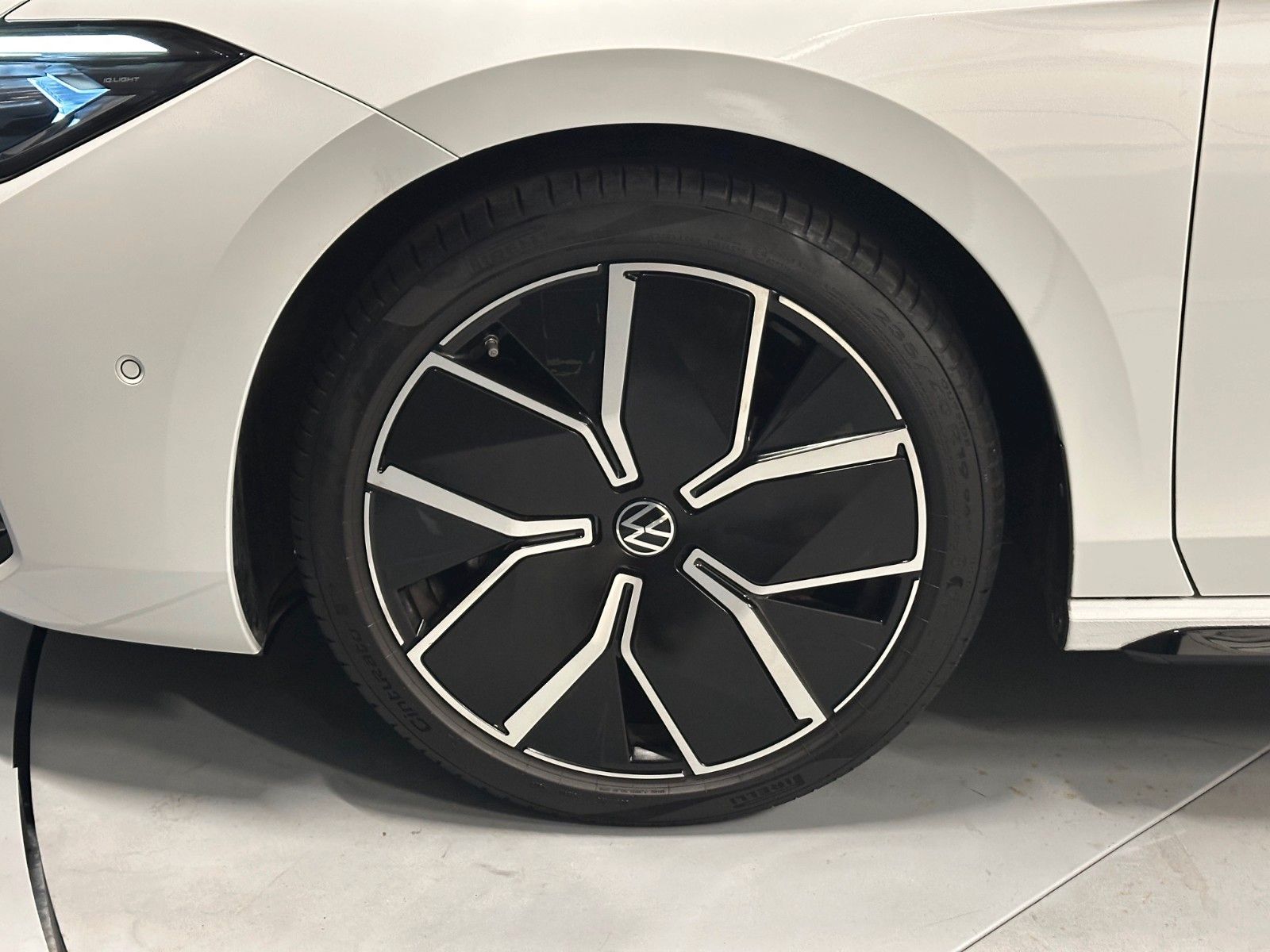 Volkswagen PASSAT VARIANT 2025 г. Белый, пробег 40000 км