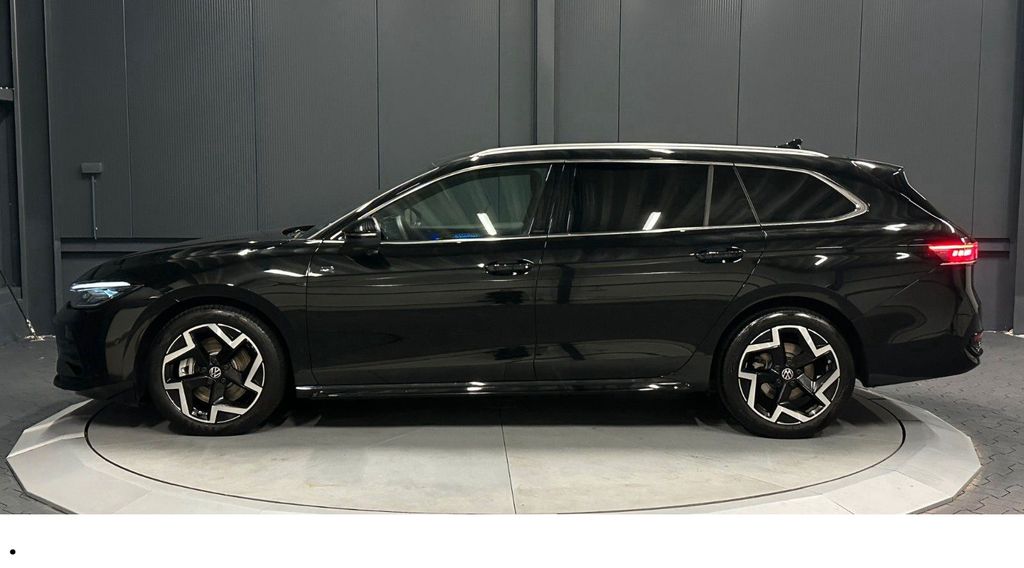 Volkswagen PASSAT VARIANT 2025 г. Чёрный, пробег 14000 км