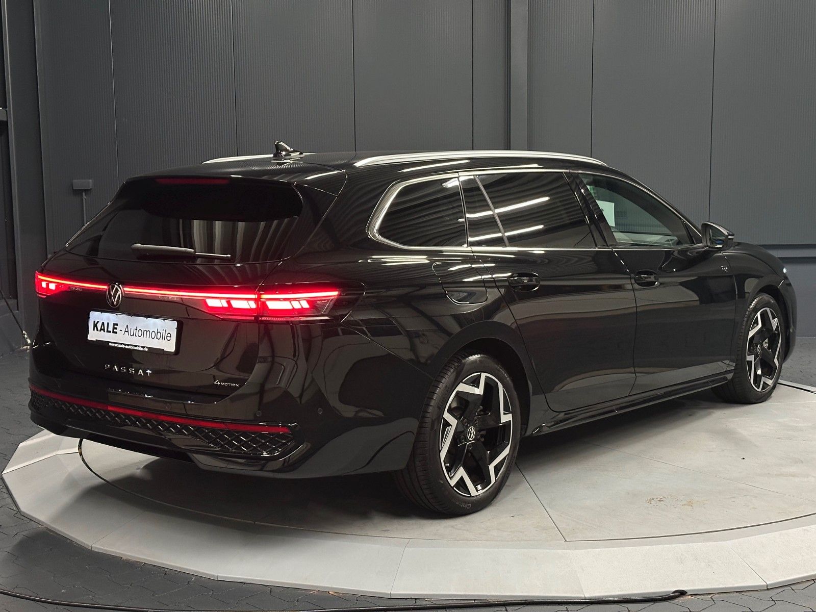 Volkswagen PASSAT VARIANT 2025 г. Чёрный, пробег 14000 км