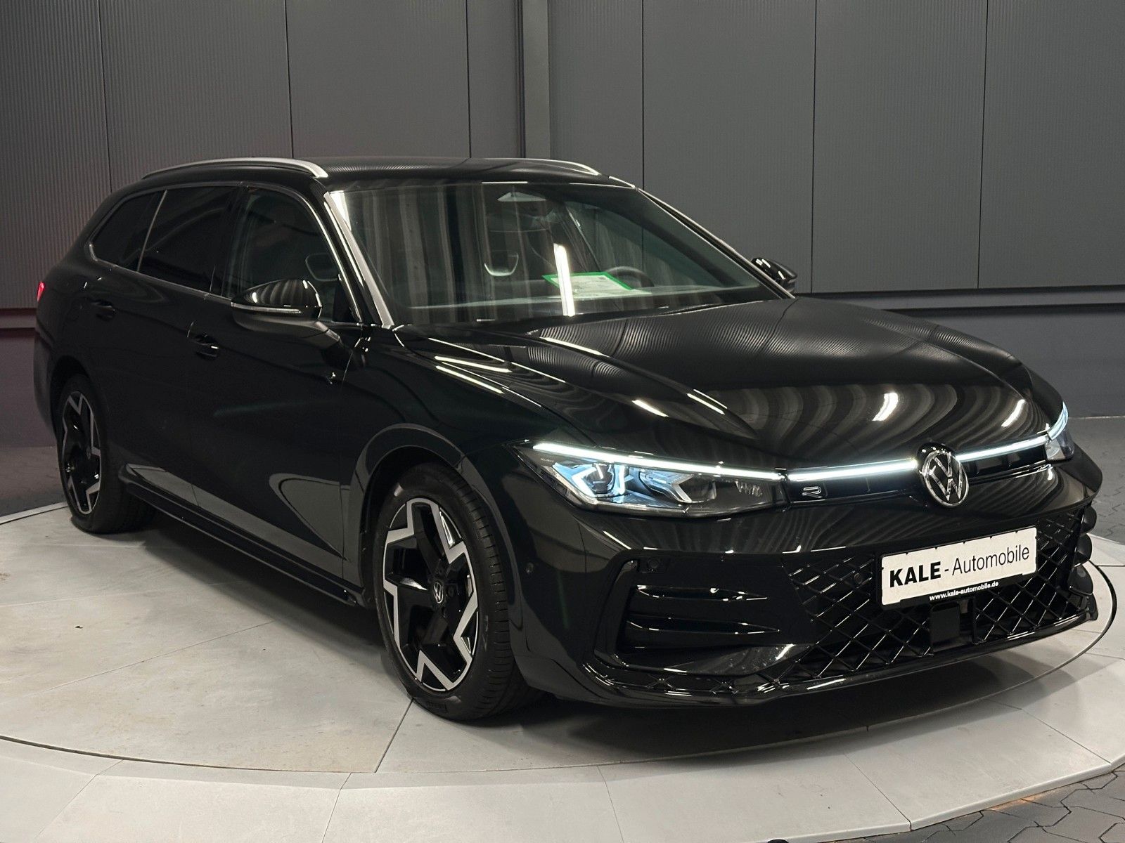 Volkswagen PASSAT VARIANT 2025 г. Чёрный, пробег 14000 км
