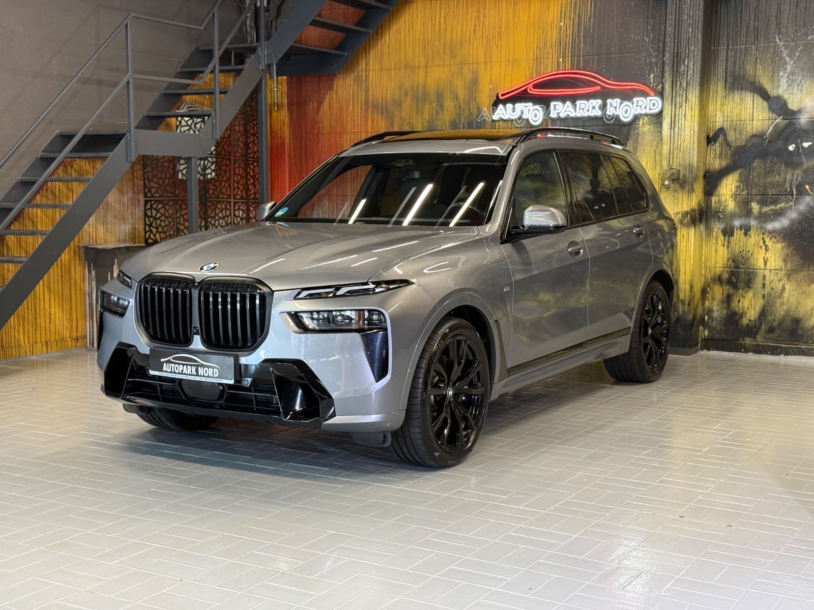 BMW X7 2024 г. Серый, пробег 43878 км