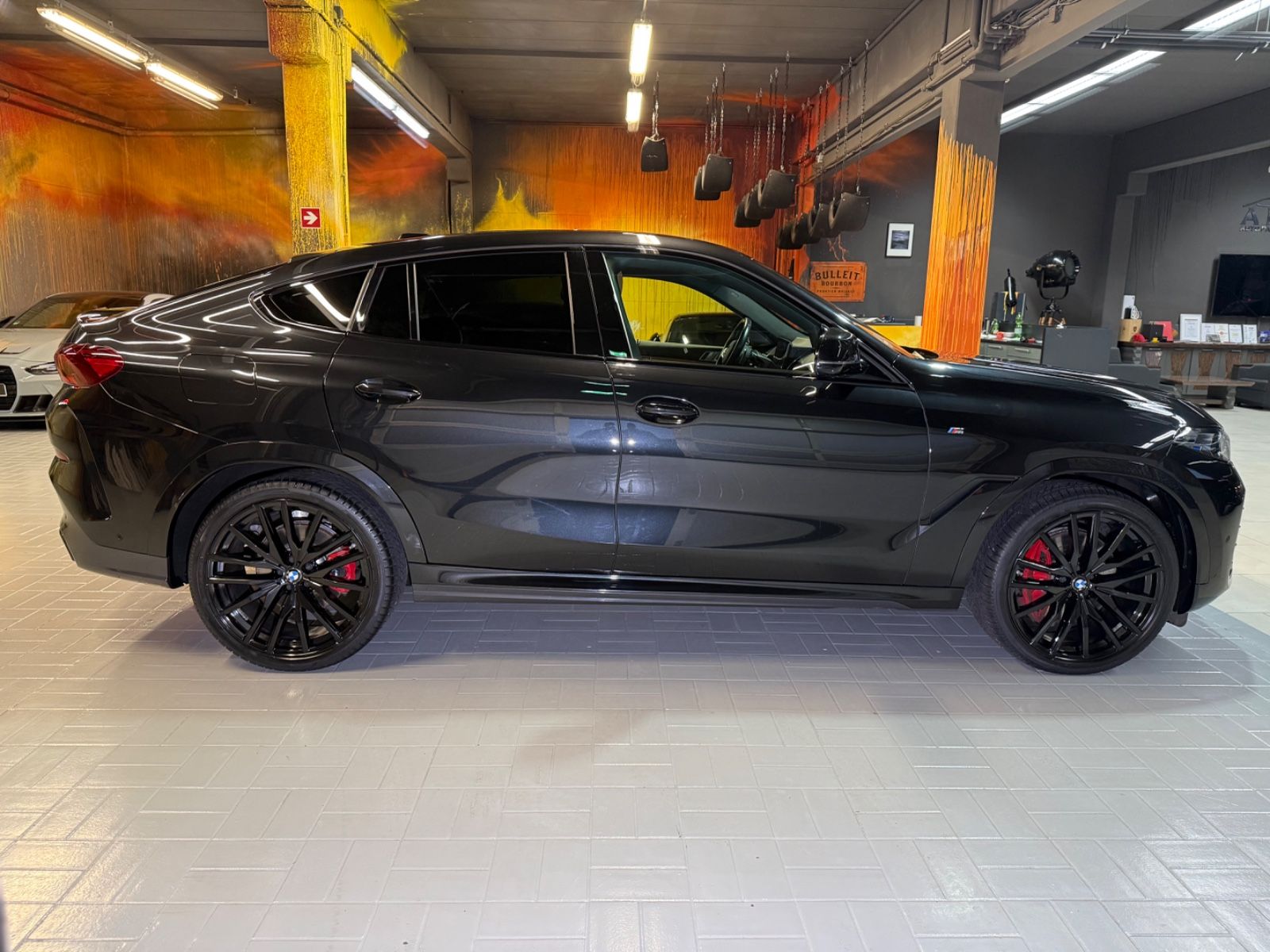 BMW X6 2024 г. Чёрный, пробег 42187 км