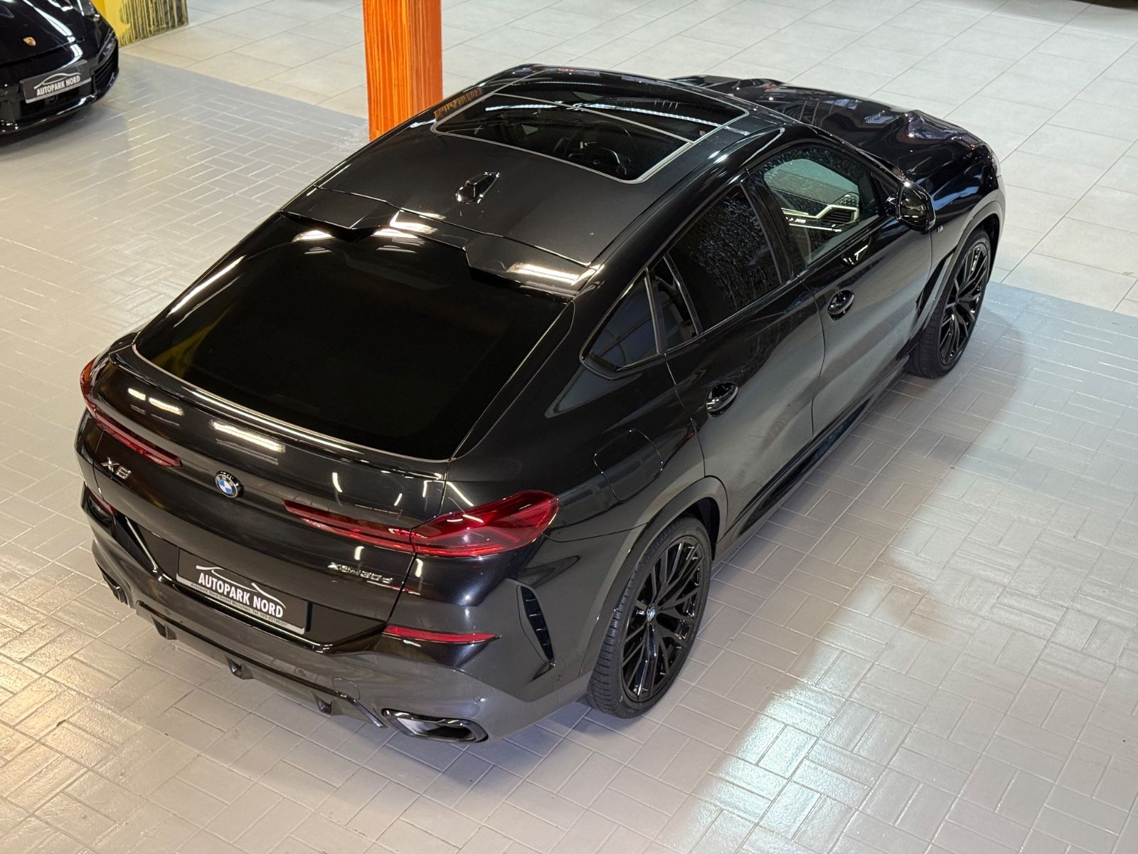 BMW X6 2024 г. Чёрный, пробег 42187 км