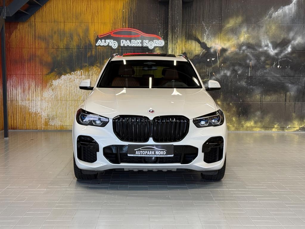 BMW X5 2023 г. Белый, пробег 56440 км