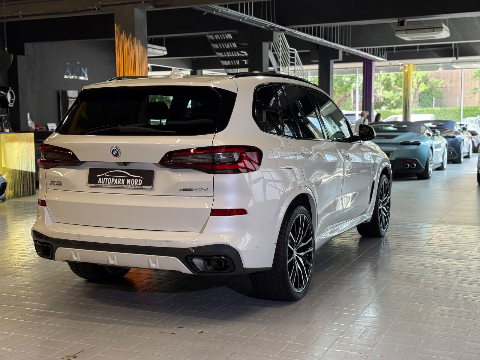 BMW X5 2023 г. Белый, пробег 56440 км