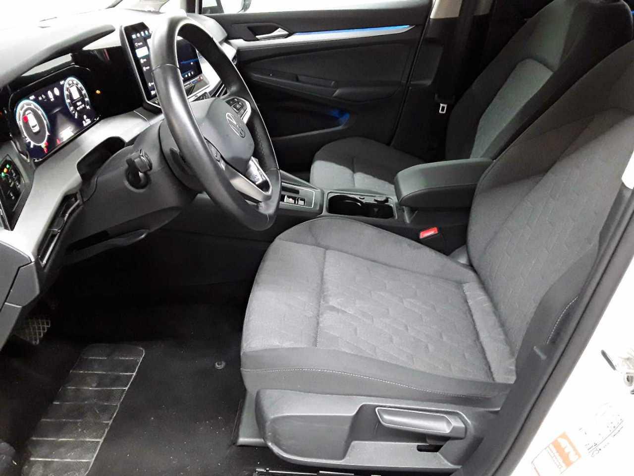 Volkswagen Golf 2025 г. Белый, пробег 58868 км