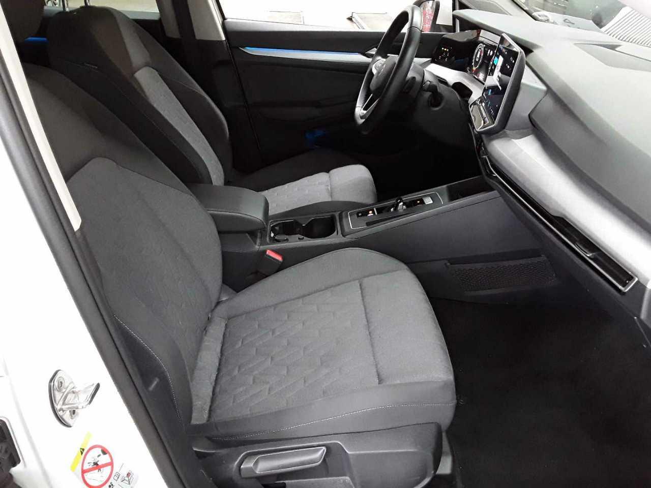 Volkswagen Golf 2025 г. Белый, пробег 58868 км