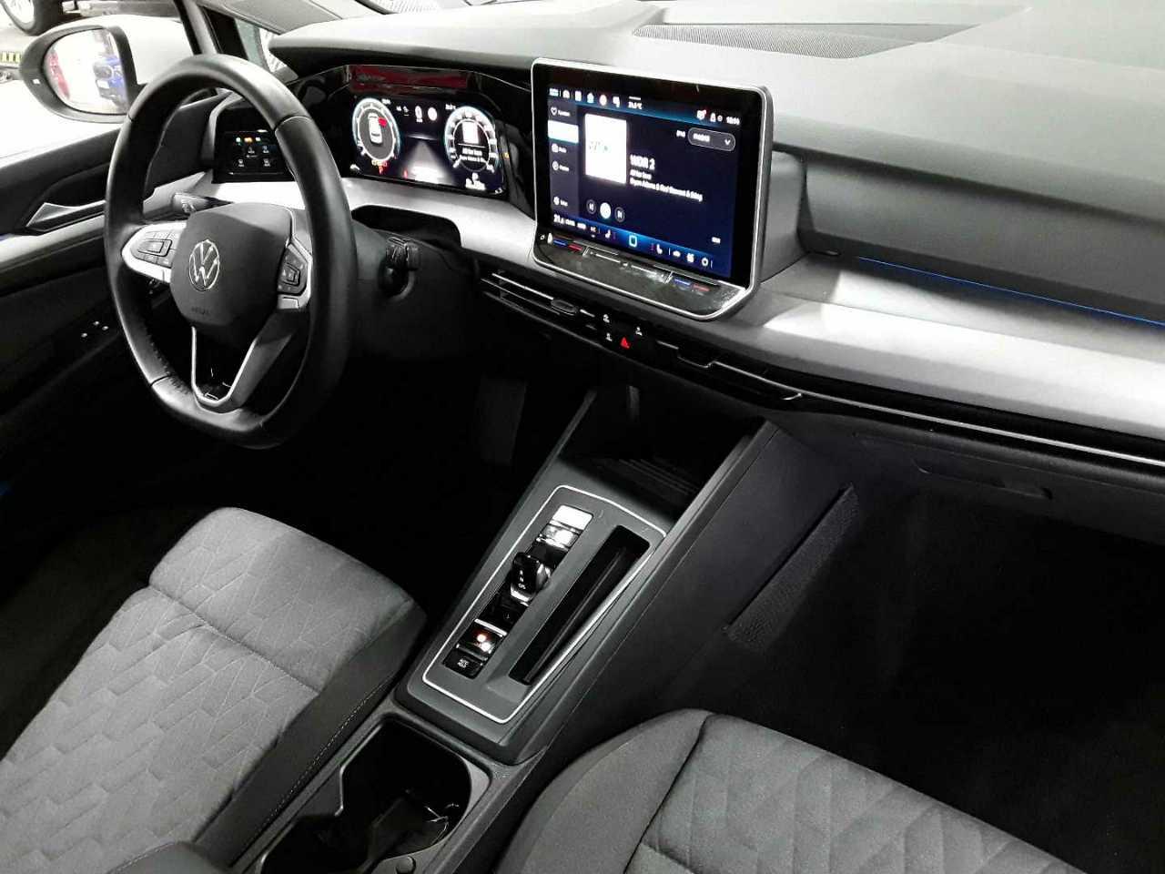 Volkswagen Golf 2025 г. Белый, пробег 58868 км