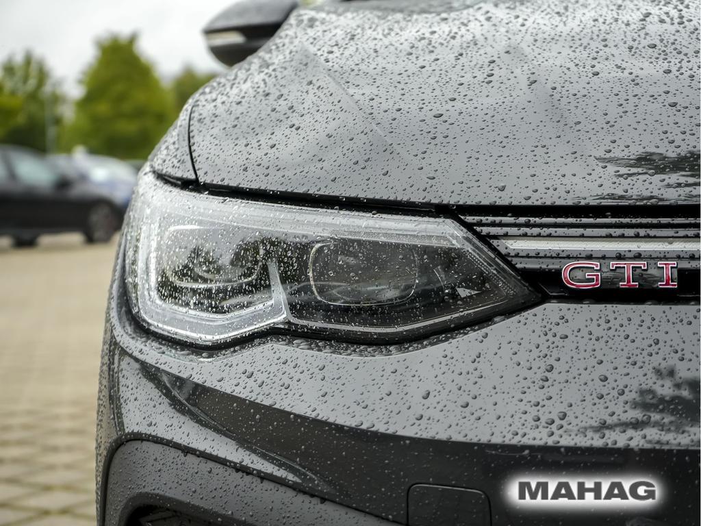 Volkswagen Golf 2024 г. Серый, пробег 26875 км
