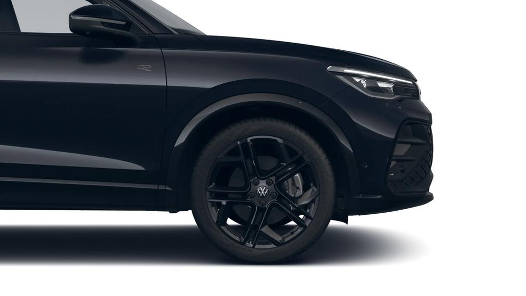 Volkswagen Tiguan 2026 г. Чёрный, пробег 9900 км