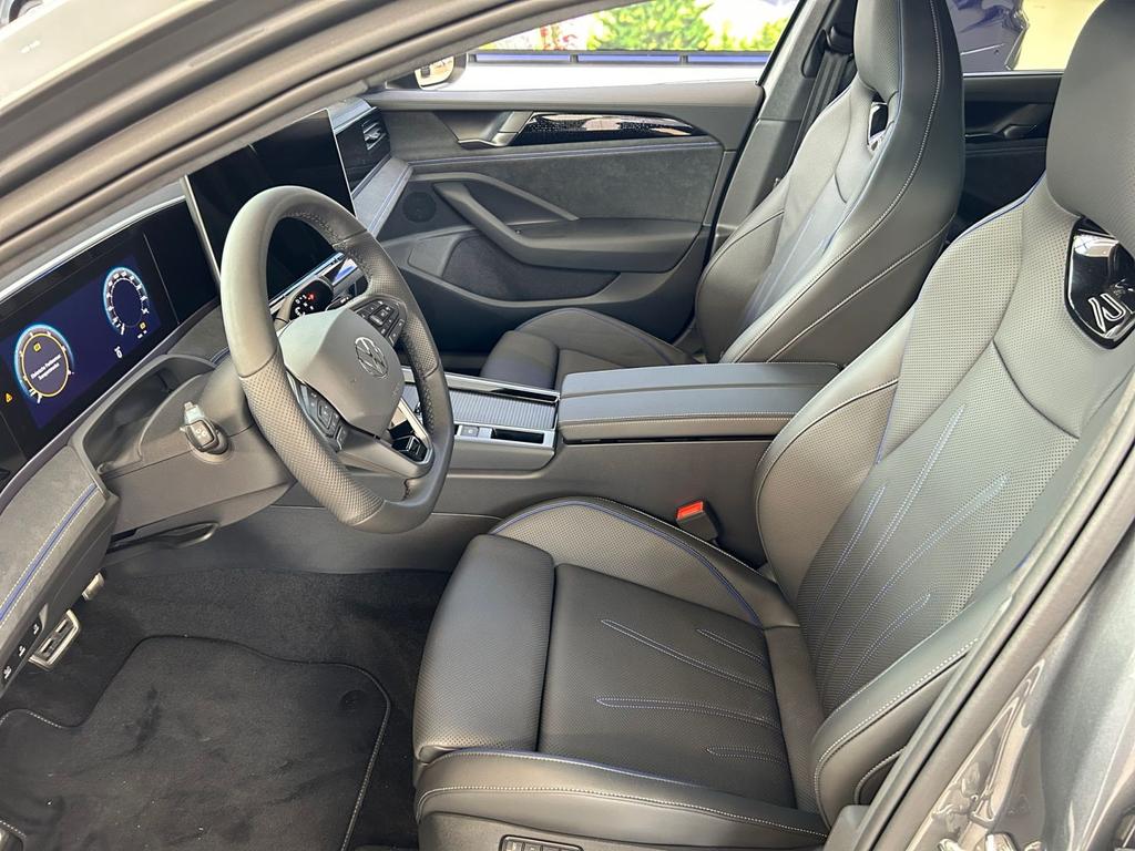 Volkswagen PASSAT VARIANT 2025 г. Серый, пробег 23150 км