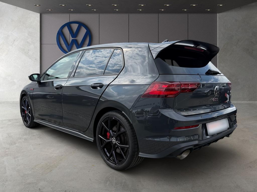 Volkswagen Golf 2023 г. Серый, пробег 42550 км