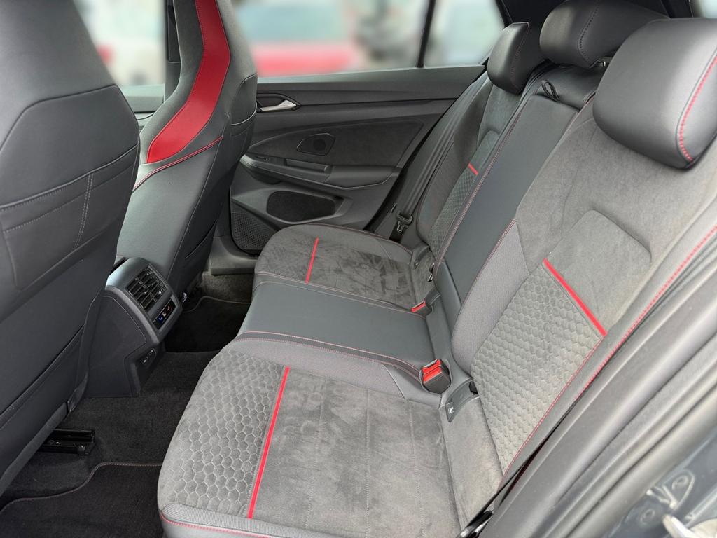 Volkswagen Golf 2023 г. Серый, пробег 42550 км