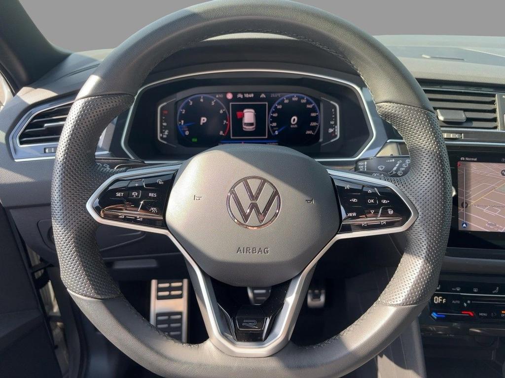 Volkswagen Tiguan 2024 г. Серебристый, пробег 16342 км