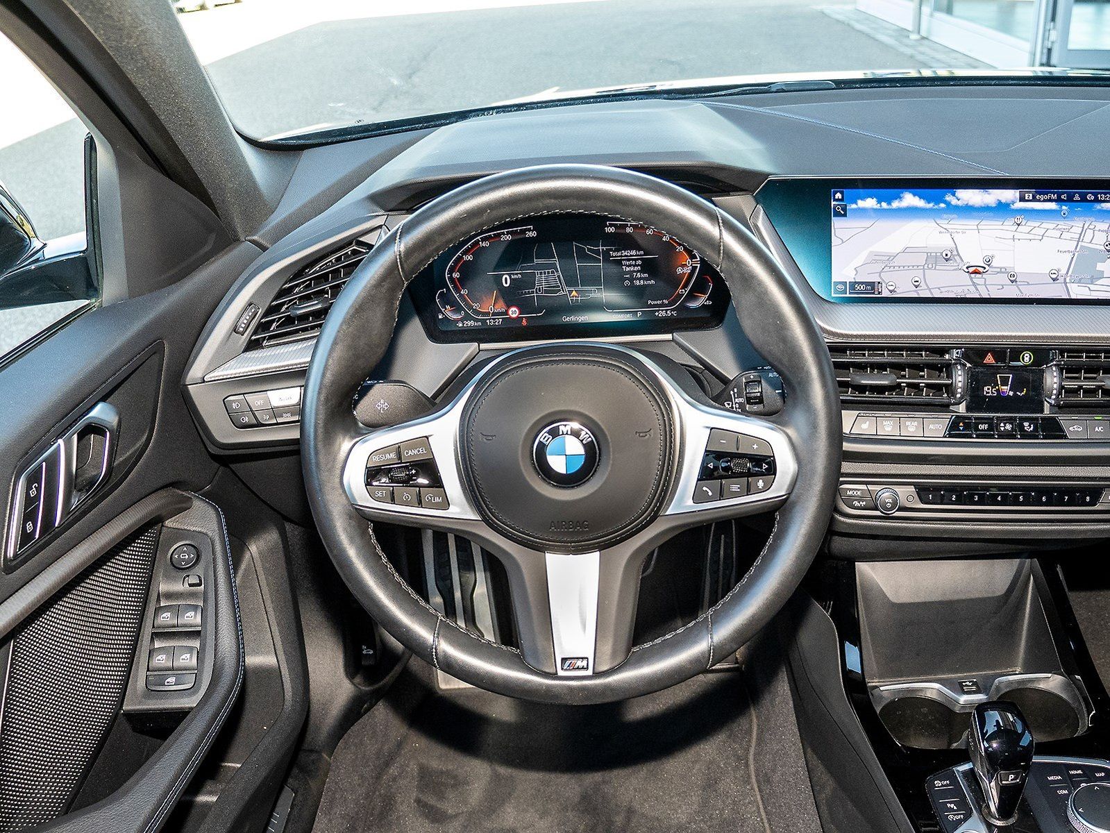 BMW 118 2023 г. Чёрный, пробег 34438 км