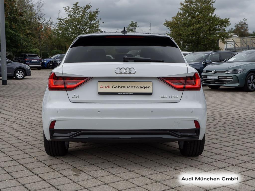 Audi A1 2023 г. Белый, пробег 23520 км