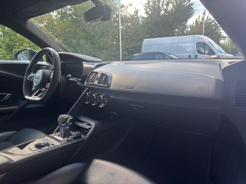 Audi R8 2022 г. Серый, пробег 38832 км