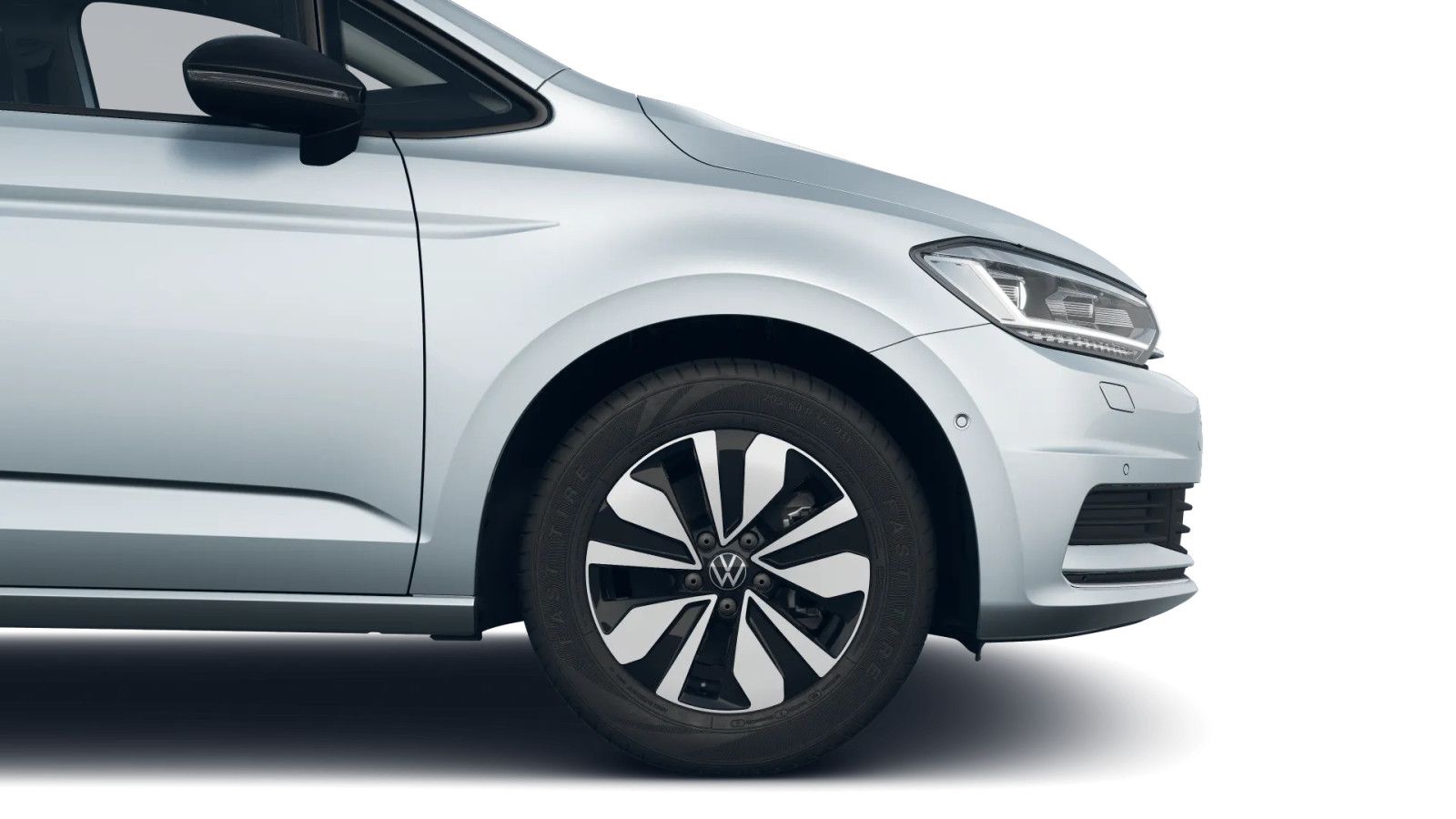 Volkswagen Touran 2025 г. Серебристый, пробег 23895 км