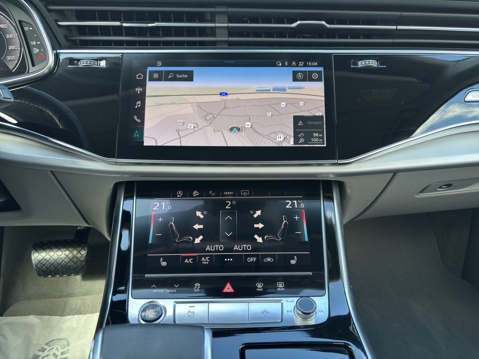 Audi Q7 2023 г. Белый, пробег 52350 км