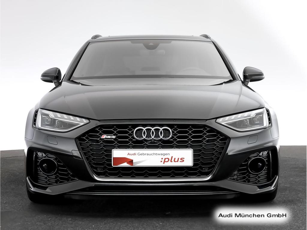 Audi RS4 2024 г. Чёрный, пробег 46227 км