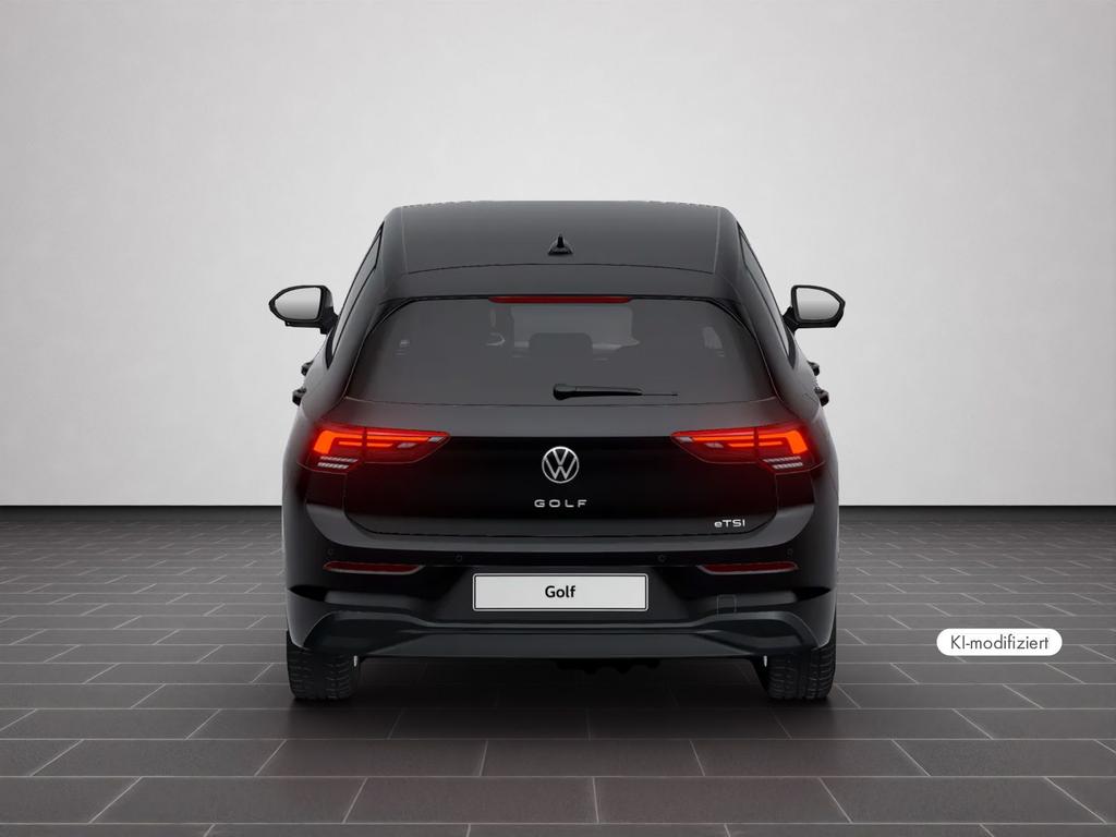 Volkswagen Golf 2023 г. Чёрный, пробег 31700 км