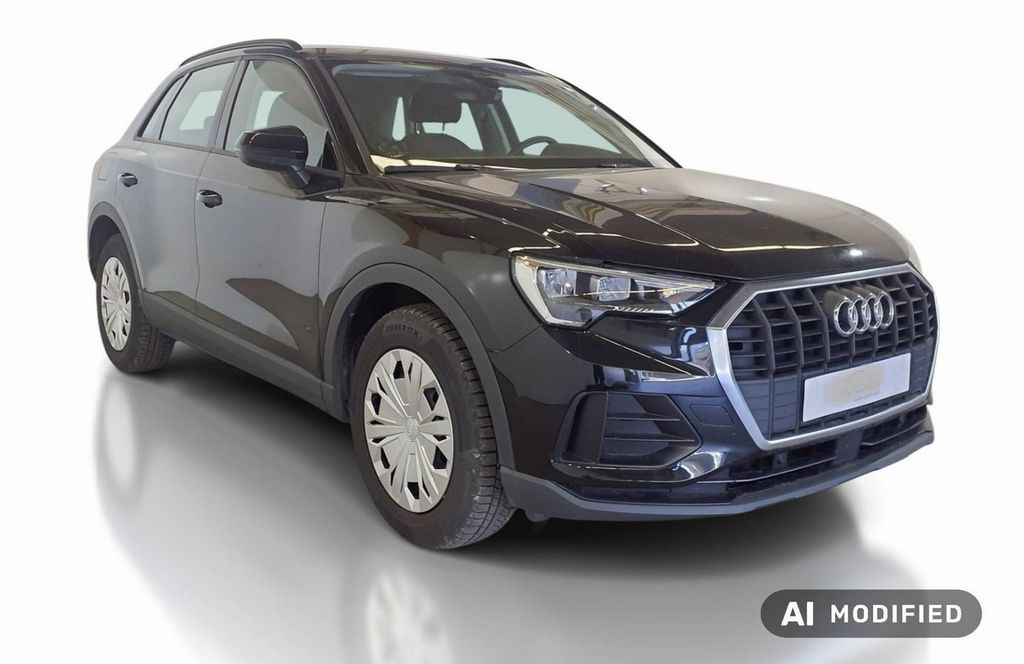 Audi Q3 2023 г. Чёрный, пробег 37700 км