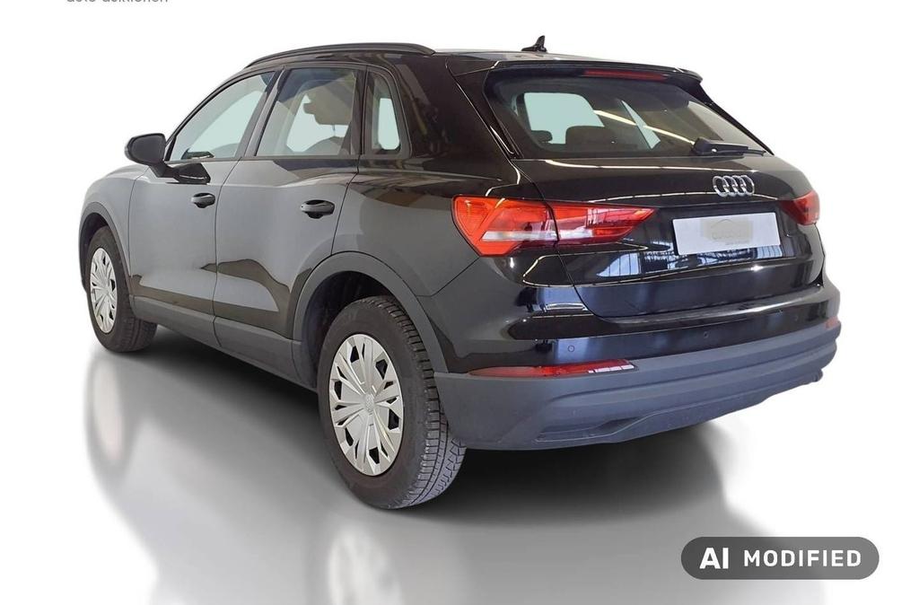 Audi Q3 2023 г. Чёрный, пробег 37700 км
