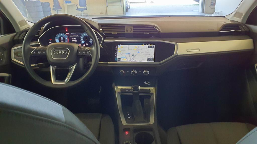 Audi Q3 2023 г. Чёрный, пробег 37700 км