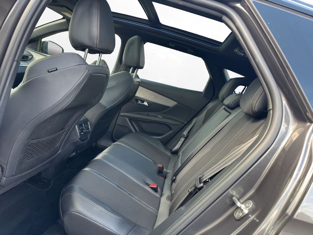 Peugeot 3008 2024 г. Серый, пробег 43300 км