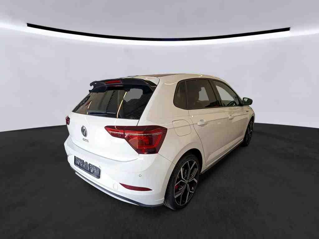 Volkswagen Polo 2024 г. Белый, пробег 20107 км
