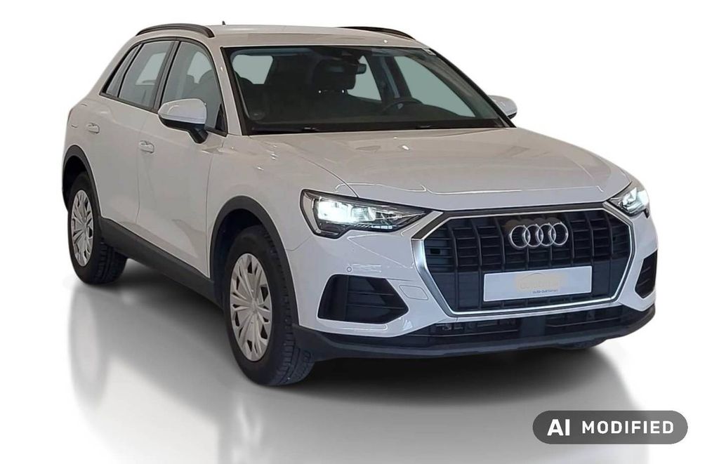 Audi Q3 2023 г. Белый, пробег 43400 км