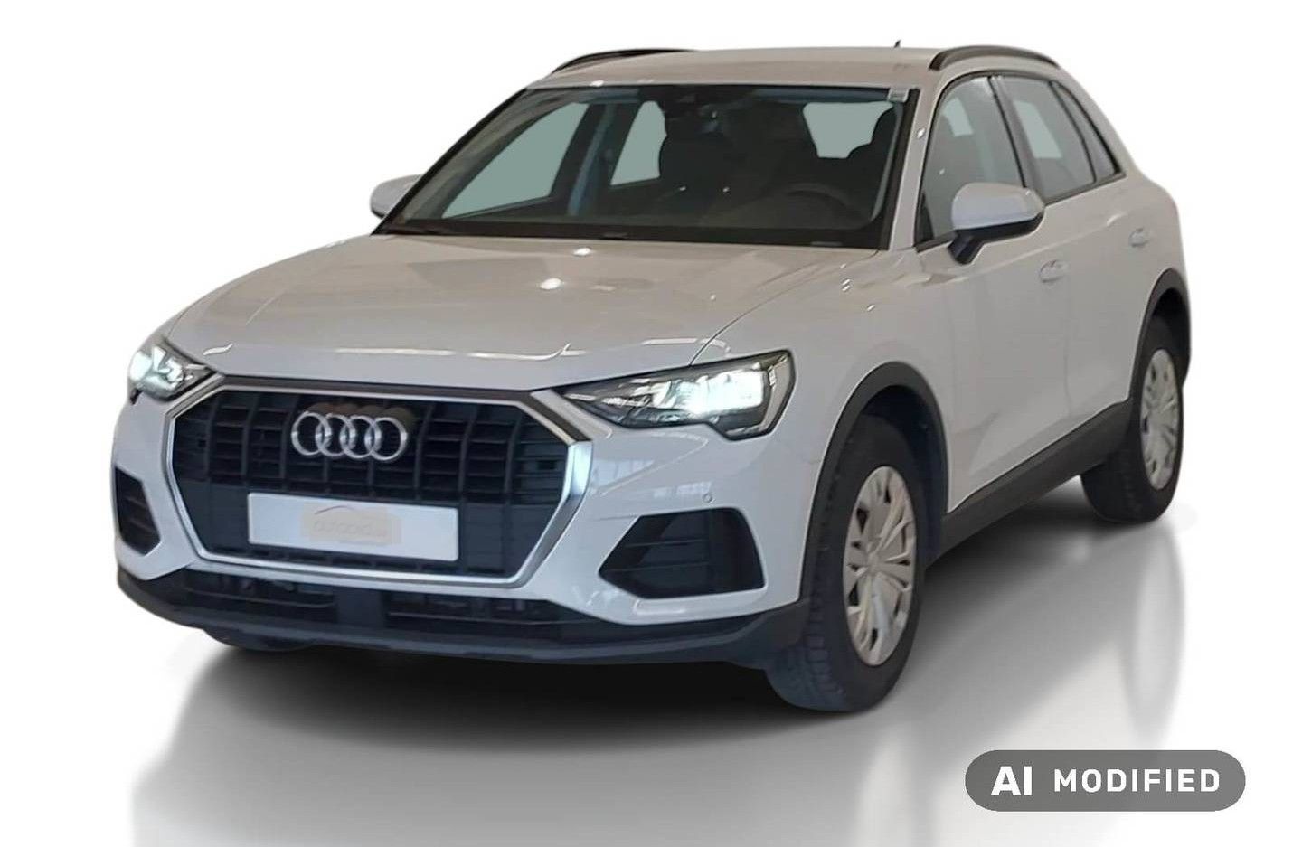 Audi Q3 2023 г. Белый, пробег 43400 км