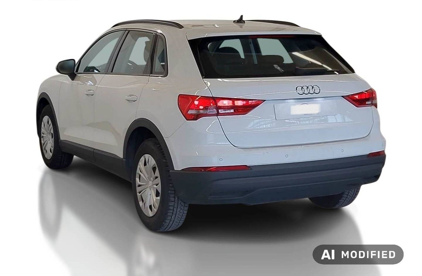 Audi Q3 2023 г. Белый, пробег 43400 км