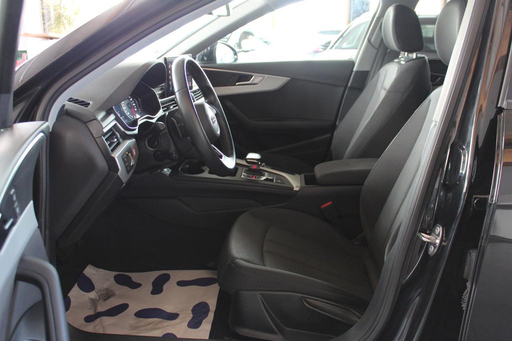 Audi A4 2022 г. Чёрный, пробег 47000 км