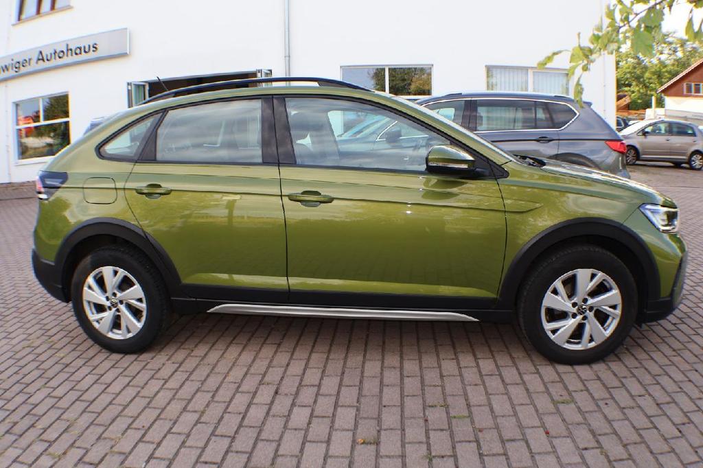 Volkswagen Taigo 2022 г. Красный, пробег 50000 км