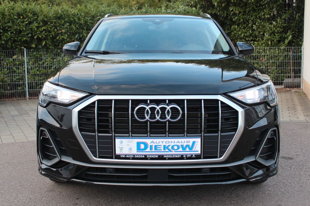 Audi Q3 2023 г. Чёрный, пробег 29950 км